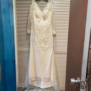 Elegant Cream Lace Gown